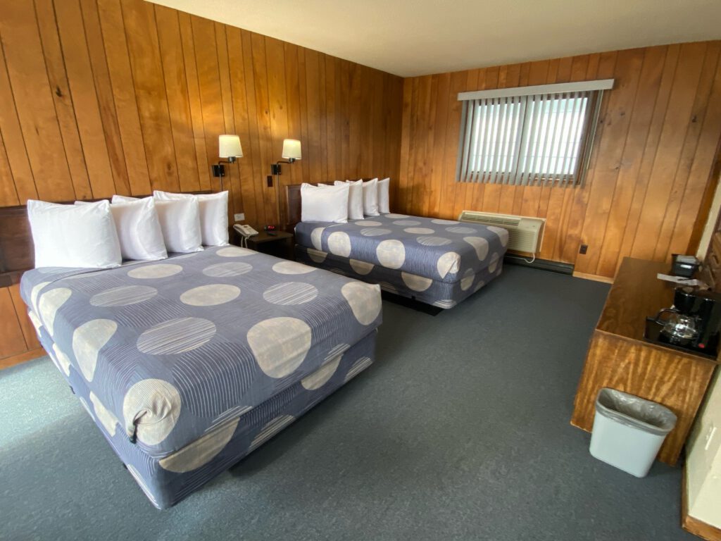 Two Fulls Room - Double Full Beds - Waterway Inn Indian River MI